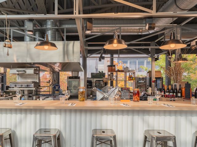 Le Bistrot des Halles Le comptoir
